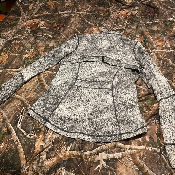 Lululemon Define Jacket - Picture 5 of 7